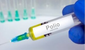 Vaccinul hexavalent necesar pentru combaterea poliomielitei este pe drum spre România. S-a aflat și câți români au fost vaccinați