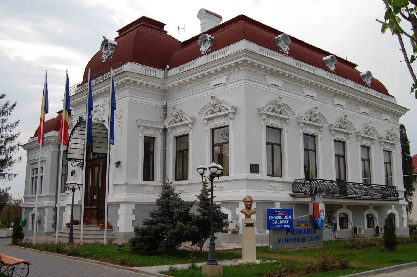 Primăria Calafat scrie o filă în instoria administrației locale după ce vicele a primit un birou în coteț