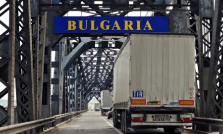 Româncă, omorâtă pe o șosea din Bulgaria. Imagini dramatice surprinse de trecători