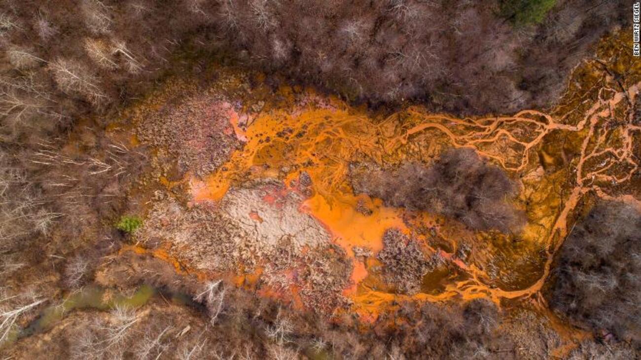 De ce au devenit râurile din Ohio portocalii. Care este explicația specialiștilor