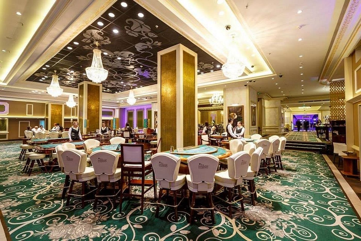„Păcănelele” de la Casino Hotel Marriott au fost călcate în picioare. Cineva și-a pierdut cumpătul