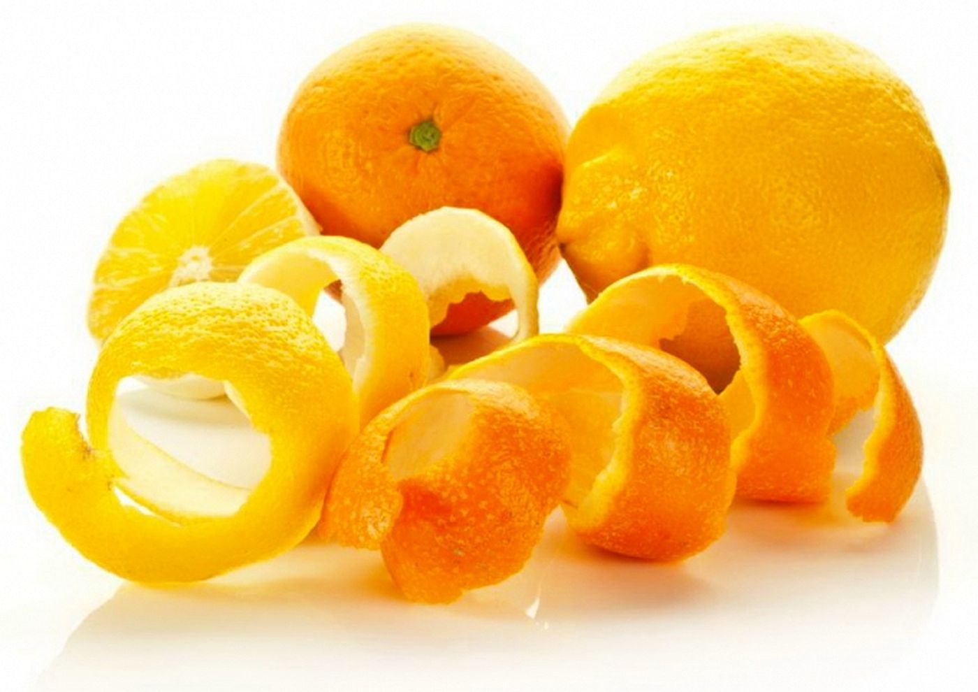Nu aruncați cojile de portocale. Veți rămâne uimiți la ce vă sunt utile