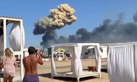 Ministrul ucrainean, glumeț: Exploziile din Crimeea au fost provocate de țigări prost stinse. Rușii spun că le-a explodat muniția