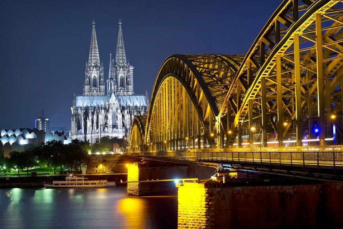 Domul, simbolul orașului Köln, nu va mai fi iluminat după ora 23. Ce economii trebuie să mai facă locuitorii oraşului nemţesc