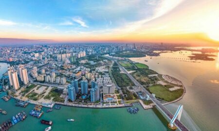 80.000 de turiști aflați pe insula chineză Hainan sunt în stare de șoc. Coronavirusul a oprit decolarea avioanelor