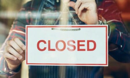 Magazinele din Polonia, închise duminica: „Familia trebuie să se roage, nu să stea la shopping”