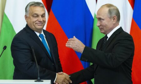 Orban a vrut să cumpere un miliard de metri cubi de gaze naturale de la ruşi, dar s-a ales cu 52 de milioane şi încă negociază