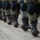 Va fi adoptat, curând, un proiect de lege privind pregătirea militară, voluntară, a tinerilor. Ce beneficii se acordă