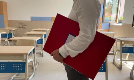 Orice persoană cu studii superioare poate să predea în școli. Ce trebuie să faci ca să ajungi profesor
