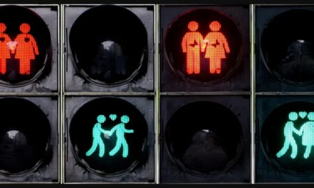 Inițiativă cu bucluc: Semafoare pentru gay, instalate în Germania. Ce a pățit un reclamant supărat pe ce vede când trece strada