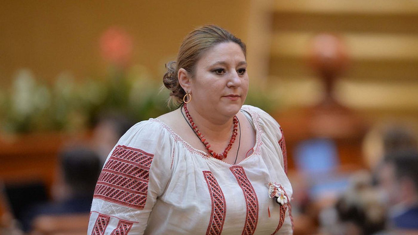 Diana Șoșoacă îl sfidează pe colegul George Simion. „Este o nuntă artificială. Nu-mi pierd vremea mergând la așa ceva”