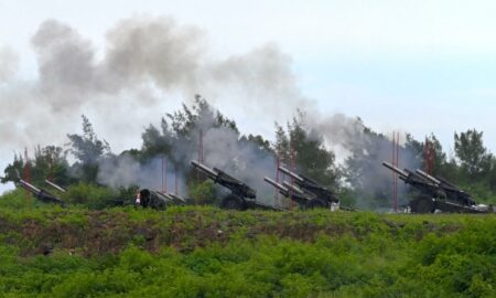 Taiwan îşi pregăteşte apărarea, după ce China a început cele mai mari manevre militare în jurul micului stat insular