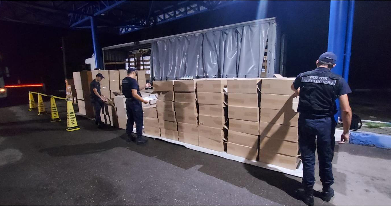 Captură record. Peste 3,8 milioane de țigări trebuiau să ajungă în Ucraina. Cum erau camuflate pachetele