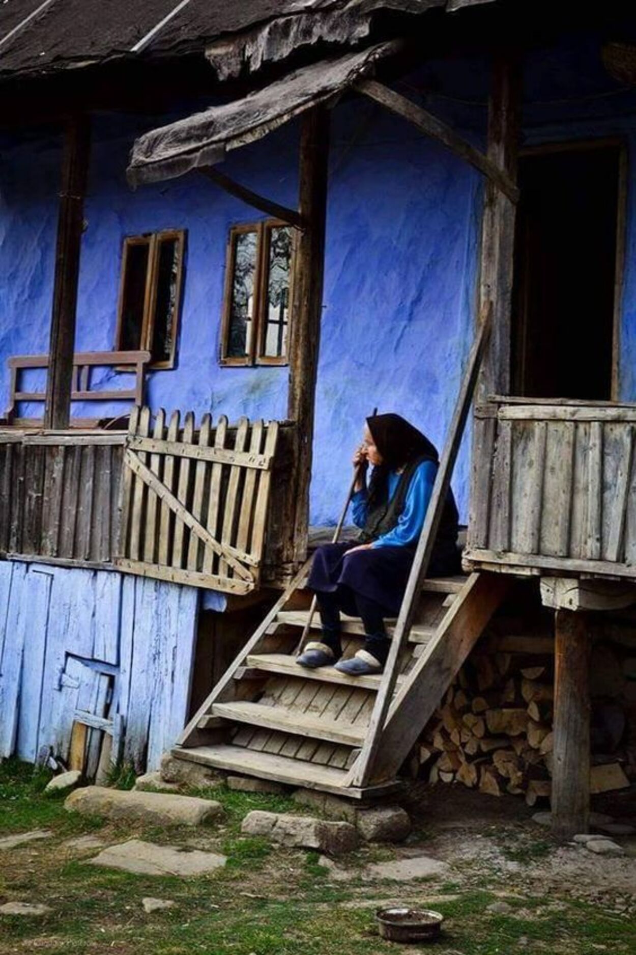 Pentru că noi nu am reușit, vin scoțienii și englezii să ne salveze casele cu acoperișuri din paie. Cum arată ele astăzi. Foto