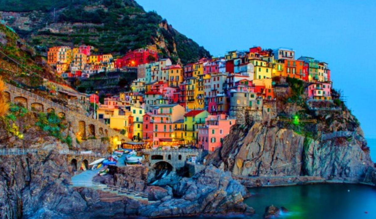 Cinque Terre din Italia sau un paradis în culorile curcubeului, unde mașinile sunt interzise