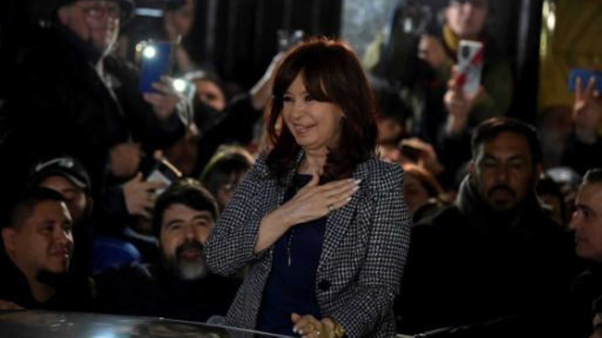Președinte argentinian, cu pistolul la cap! Tentativa de asasinat asupra Cristinei Kirchner