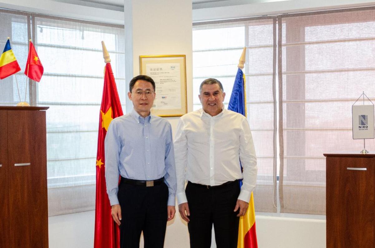 Ambasadorul Chinei la București în vizită oficială la Complexul Dragonul Roșu. Aici lucrează cea mai mare comunitate de chinezi