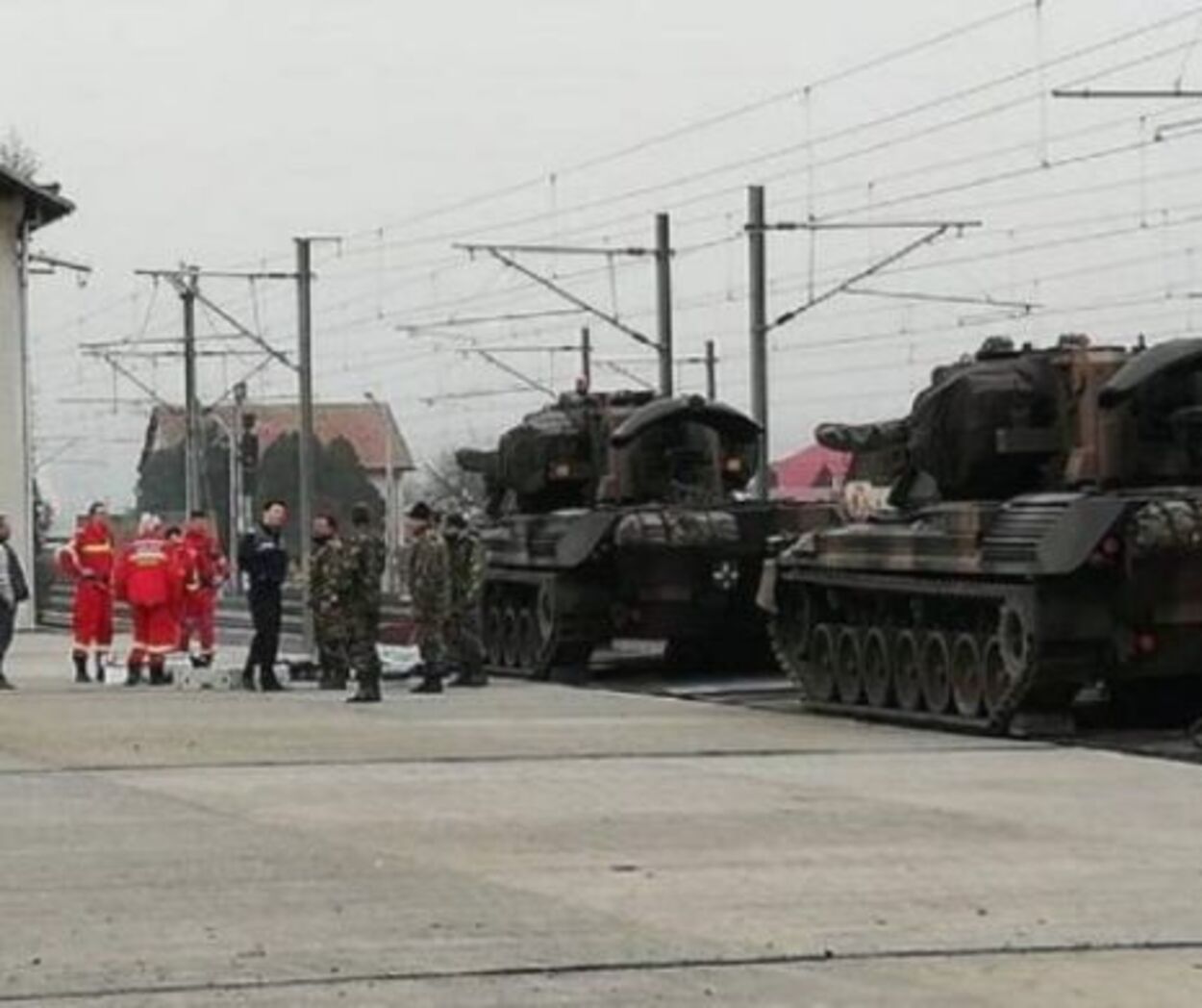 Concluzia procurorilor în cazul lui Alexandru, militarul electrocutat pe tanc într-o gară: Mortul e de vină!