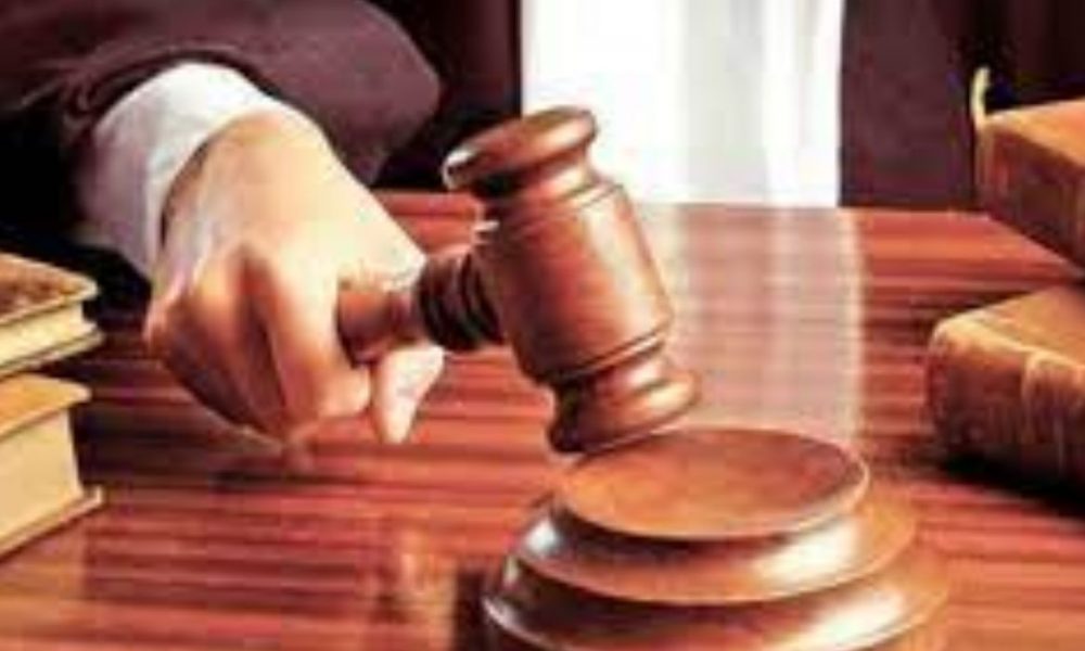 Mii de bucureșteni sunt obligați să își caute dreptatea în instanță. Cererile privind dreptul de proprietate, amânate cu anii