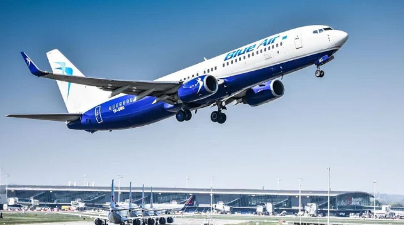 Scandal fără precedent la Aeroportul Otopeni, unde Blue Air a suspendat zborurile din România. Pasagerii au rămas cu buza umflată