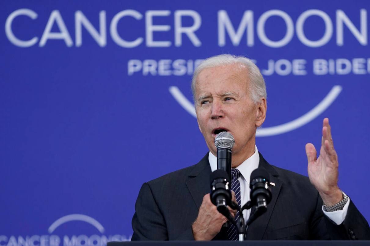 Joe Biden a vorbit despre obiectivul de a trimite un om pe Lună, dar el s-a rătăcit pe scenă. VIDEO
