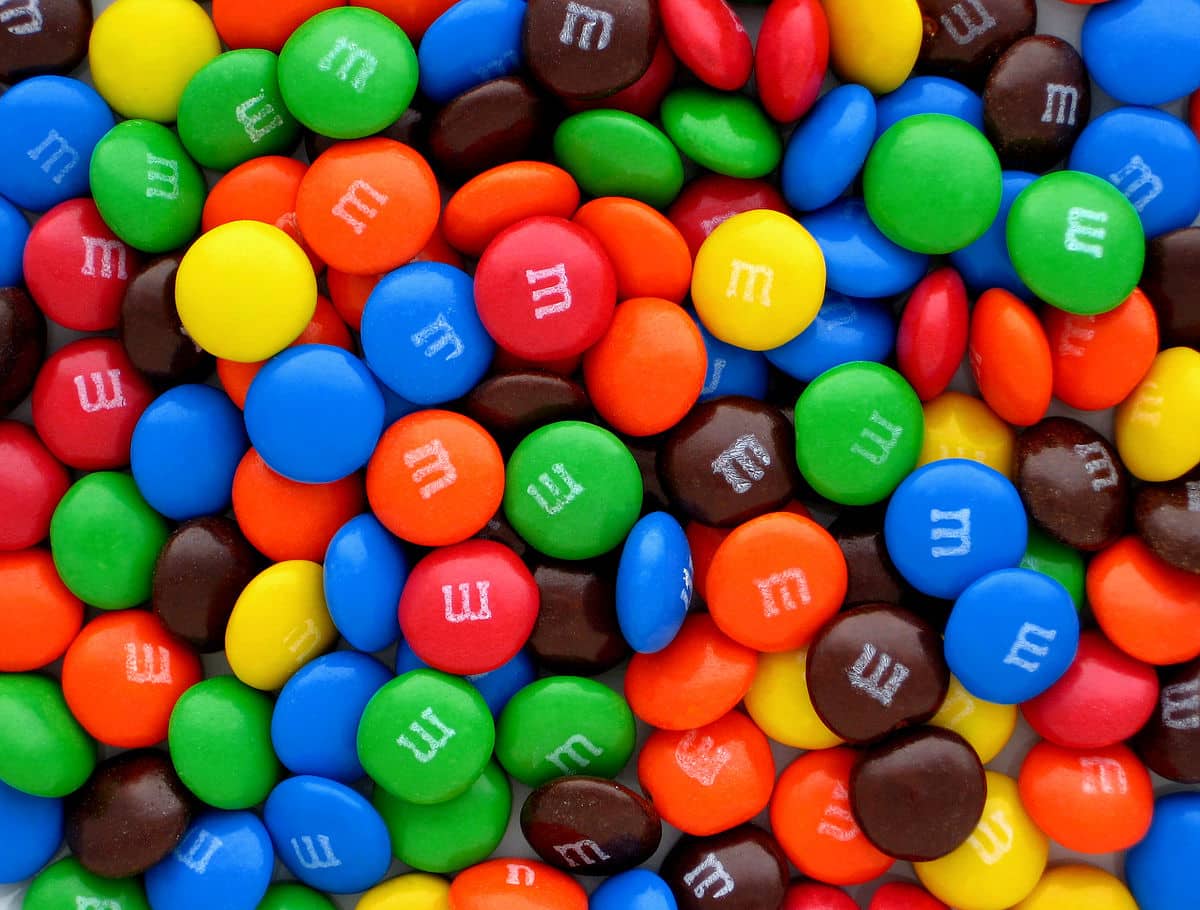 Fanii bomboanelor M&Ms află în sfârșit ce înseamnă sigla M&Ms