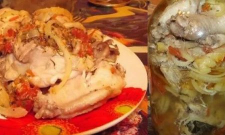Carne de pui, coaptă în borcan, un preparat care vă va cuceri pe loc. Se prepară imediat, fără apă și ulei