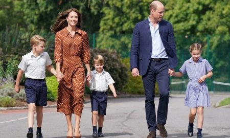 Prinţii George şi Louis şi Prinţesa Charlotte, tinerii membri ai familiei regale s-au prezentat la noua lor şcoală. VIDEO