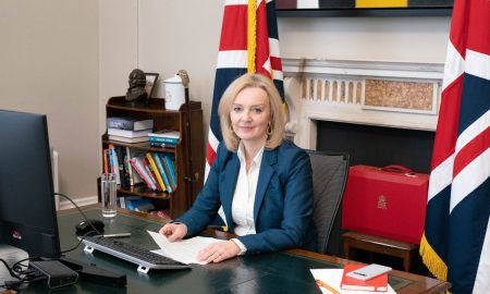 În 1994, Liz Truss, noul premier al Marii Britanii susţinea abolirea monarhiei, iar azi va fi învestită de Regina Elisabeta