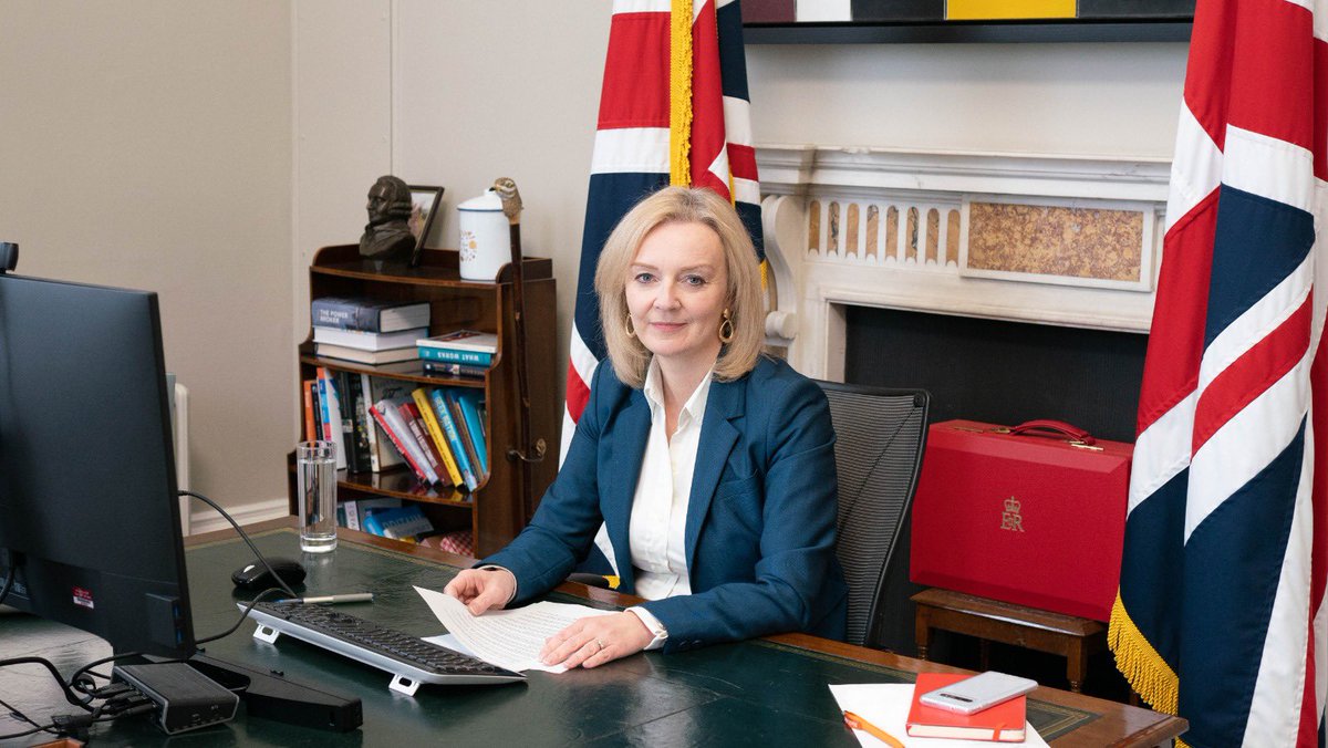 În 1994, Liz Truss, noul premier al Marii Britanii susţinea abolirea monarhiei, iar azi va fi învestită de Regina Elisabeta