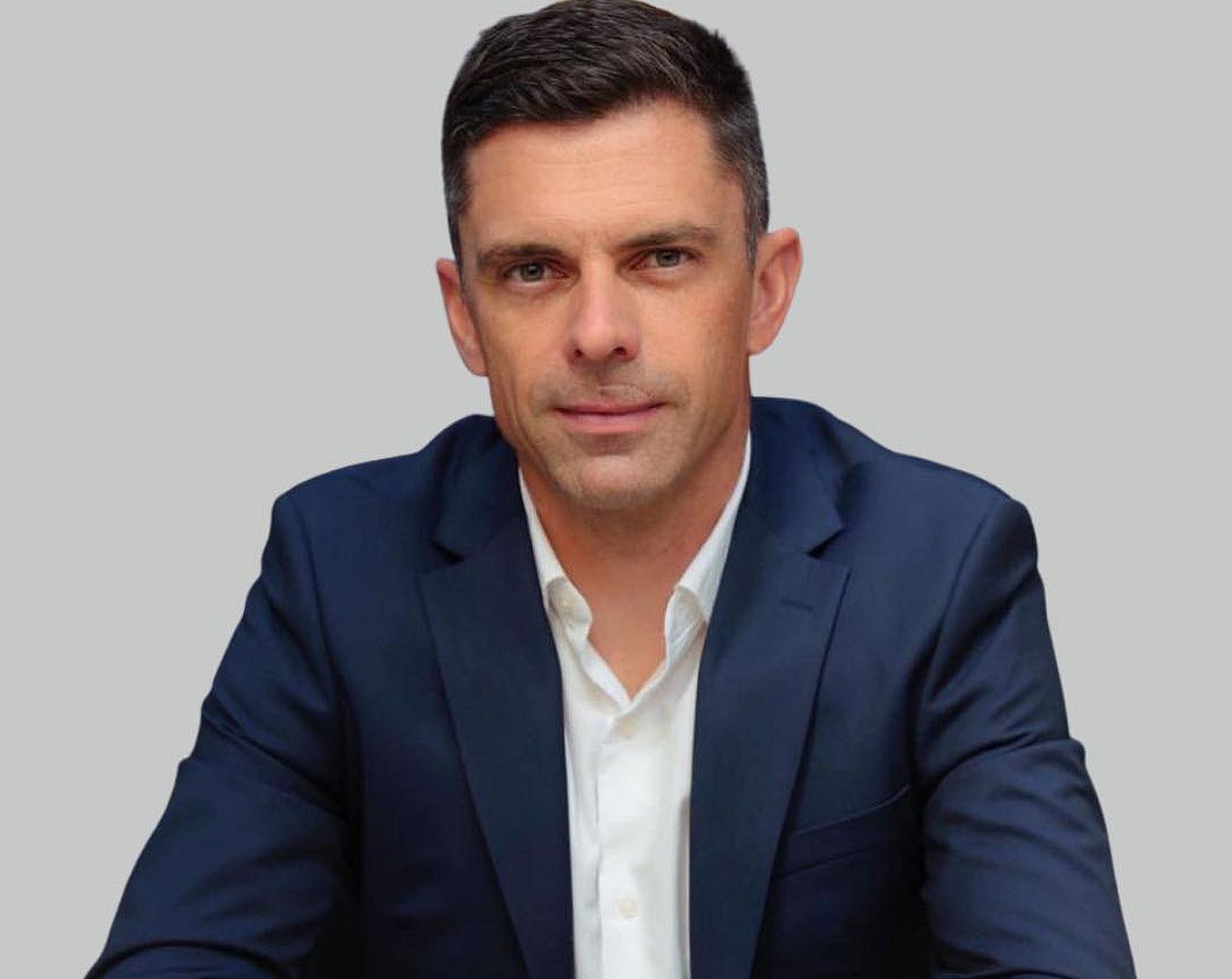 Ministrul Sportului, acuzat de SNST că a obţinut prea repede o rentă viageră maximă. Eduard Novak amenință cu proces