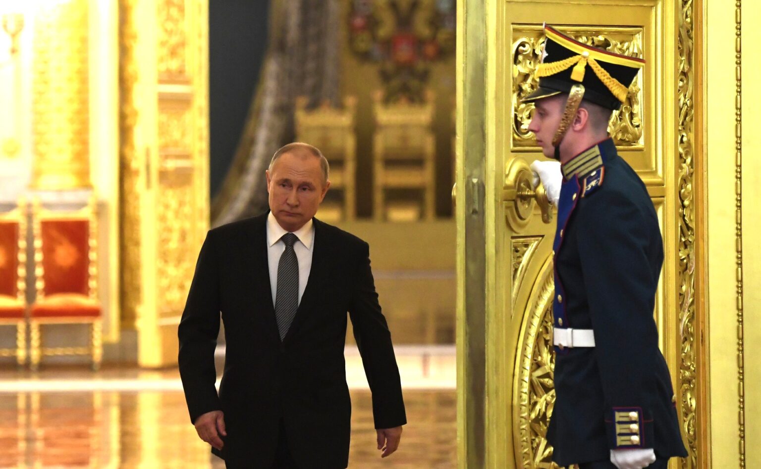 În plin război, Putin și-a mărit salariul. Cum arată declarația de avere a președintelui rus. Video