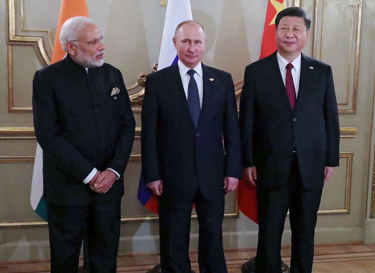 Relațiile trilateralului Rusia-India-China sunt în impas. Partenerii au și bănuieli