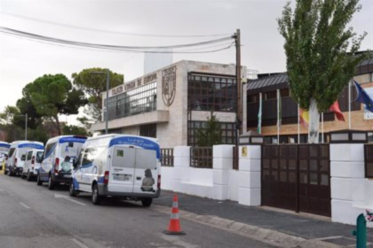O percheziție la domiciliul unui profesor a scos la iveală 12 discuri care conțineau înregistrări cu școlărițe