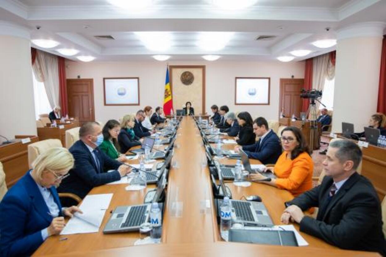 De ce Republica Moldova a anunțat că opt mii de tone de păcură vor fi distribuite din rezervele de stat
