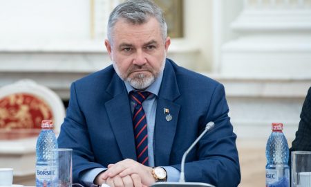Disputele interne din USR, l-au determinat pe senatorul George Mândruţă să demisioneze şi să se înscrie în PSD