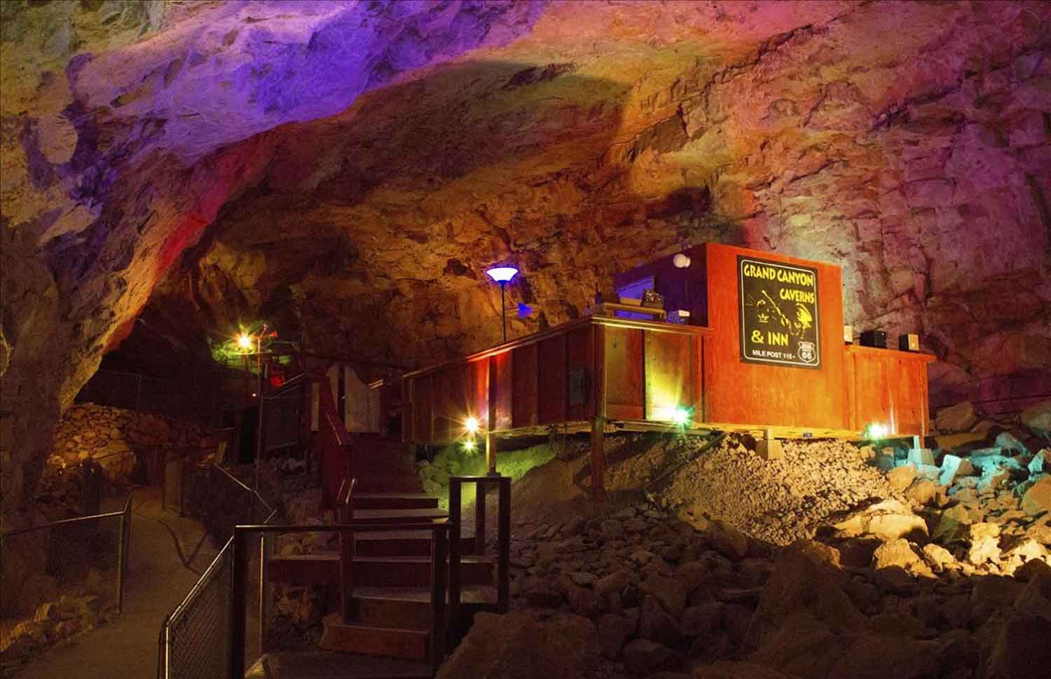 Cum au rămas cinci turiști blocați de duminică la 60 de metri sub pământ în Cavernele Marelui Canion din Arizona