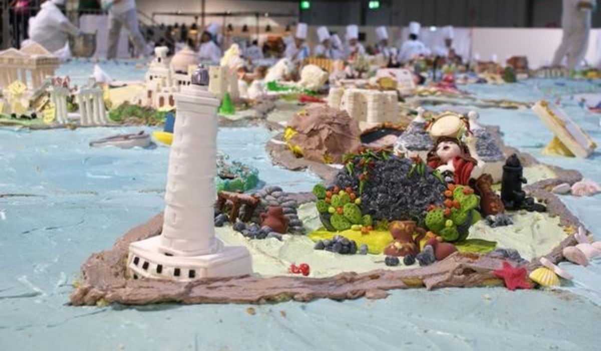 Un tort a fost sculptat și construit în așa fel încât a obținut recordul mondial