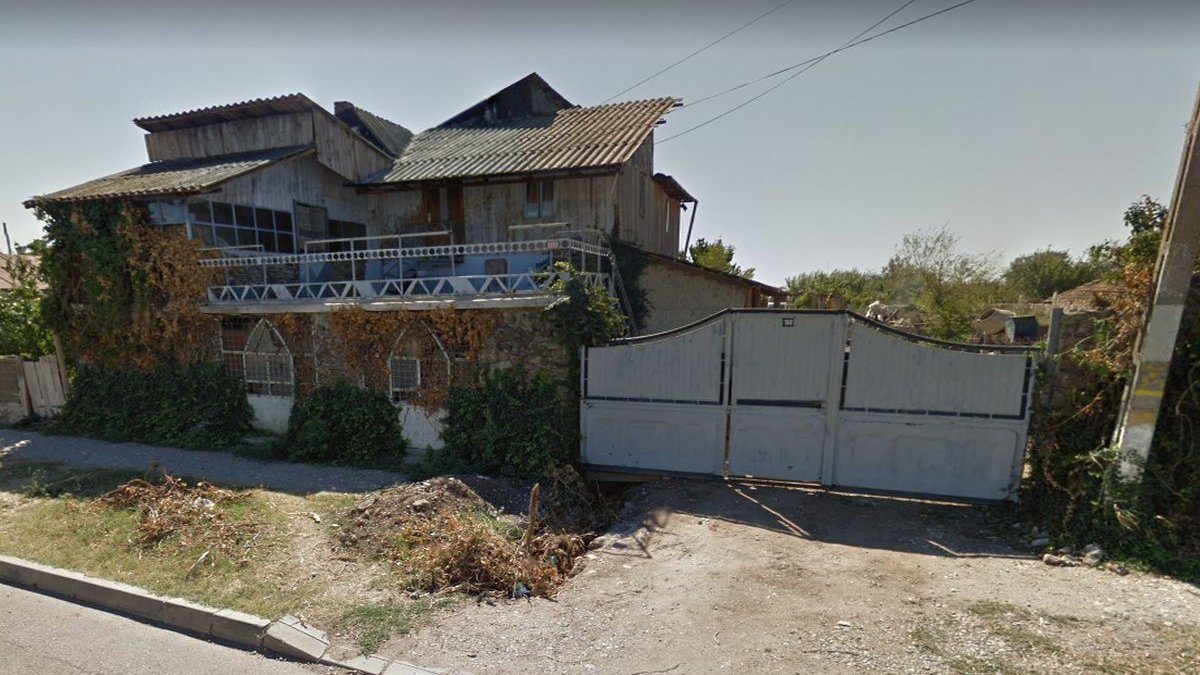 Statul vinde Casa Groazei din Caracal, acolo unde Dincă a sechestrat două fete. Ce avere a fost deja vândută
