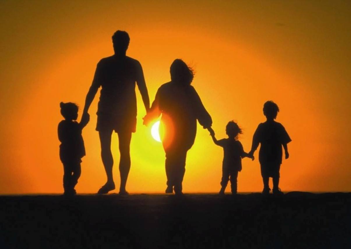 Familiile cu mulţi copii cer ajutorul Guvernului. De câţi bani are nevoie o familie cu 7 copii pentru un trai decent