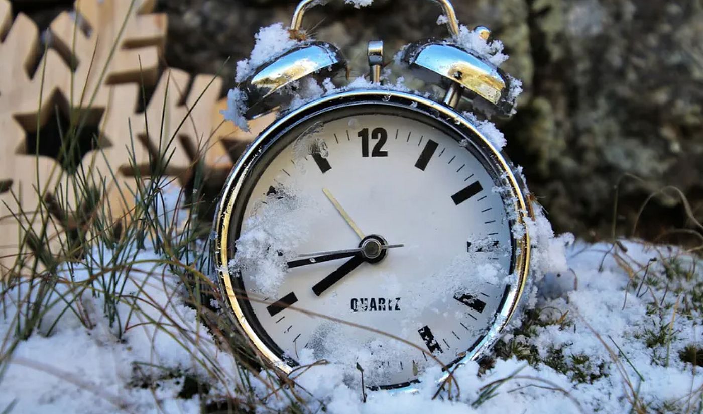 Atenție la ceas: România trece la ora de iarnă! Această schimbare poate afecta grav organismul