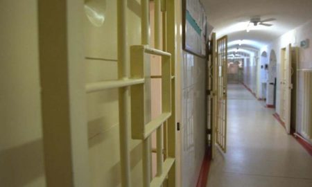 Alertă în noaptea de sâmbătă spre duminică, în penitenciarul din Oradea, după ce un deținut a murit. Ce spun oamenii legii