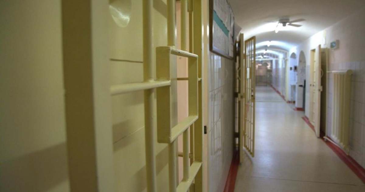 Alertă în noaptea de sâmbătă spre duminică, în penitenciarul din Oradea, după ce un deținut a murit. Ce spun oamenii legii