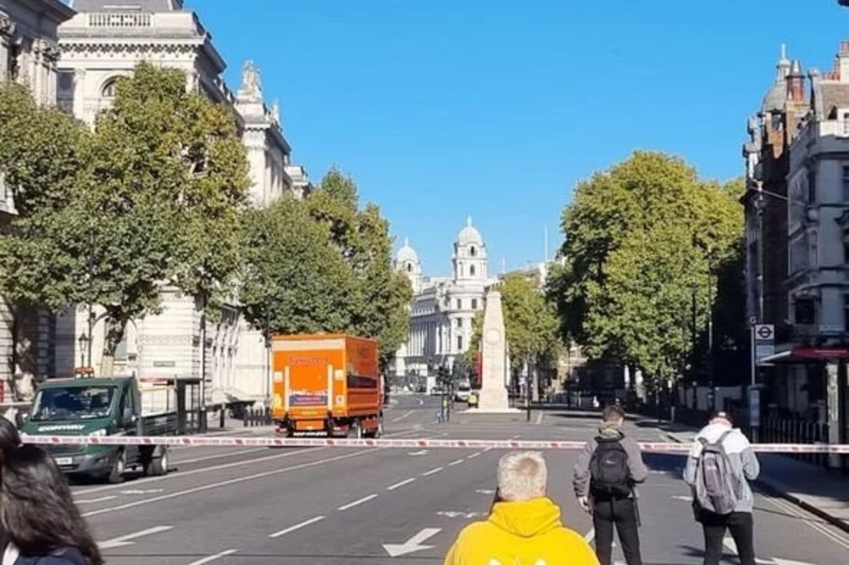 Pachet suspect și o „explozie controlată” la Londra, aproape de celebra reședință Downing Street Nr 10