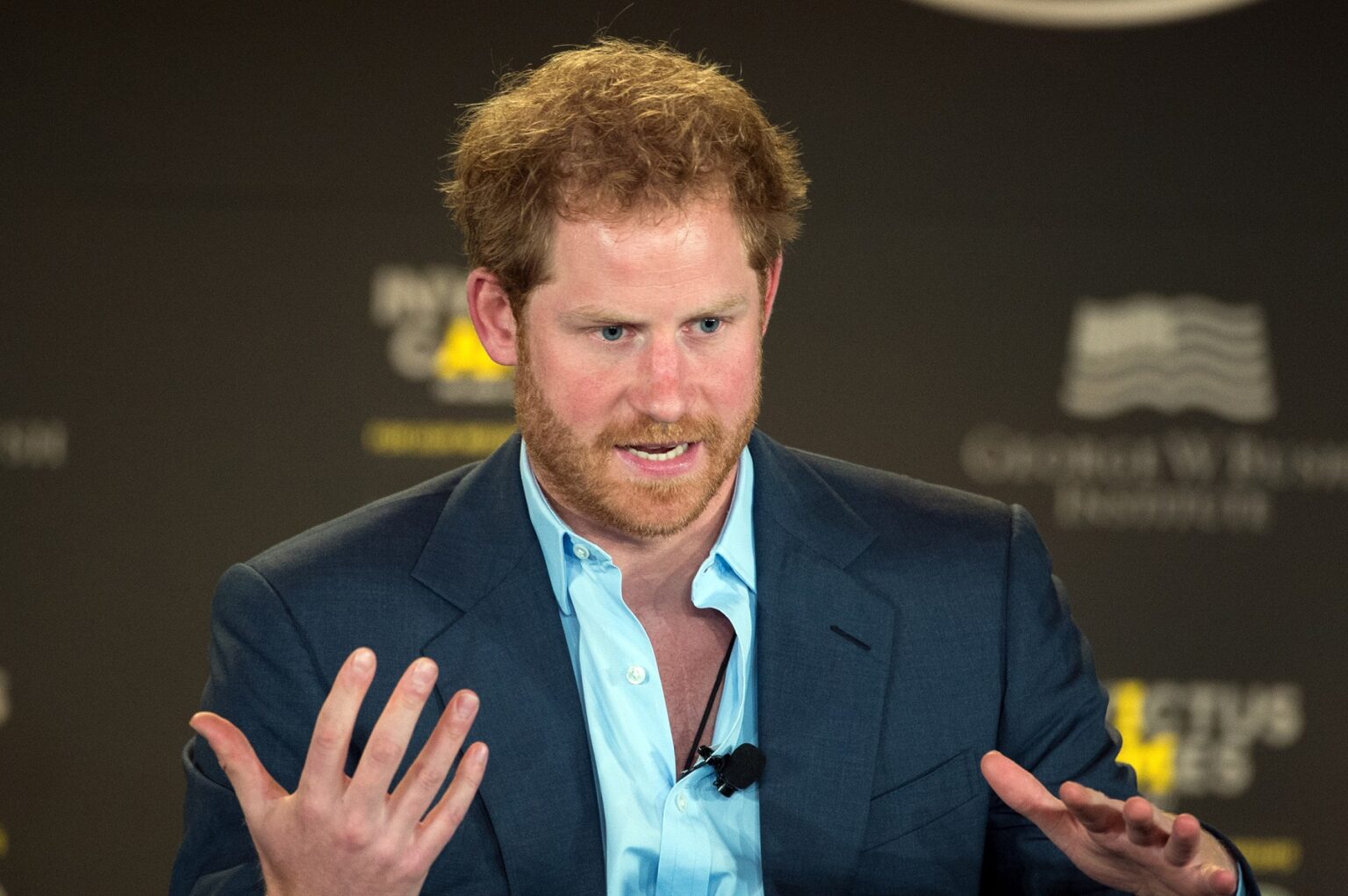 Cartea prințului Harry ar putea fi „începutul sfârșitului” monarhiei britanice. Este previziunea unei persoane apropiate Regelui