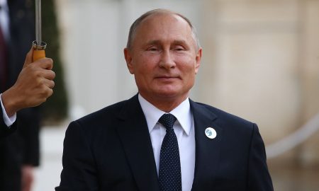 Vladimir Putin are pretenții neobișnuite când e vorba de haine. Croitorul care-i face costumele l-a îmbrăcat și pe James Bond