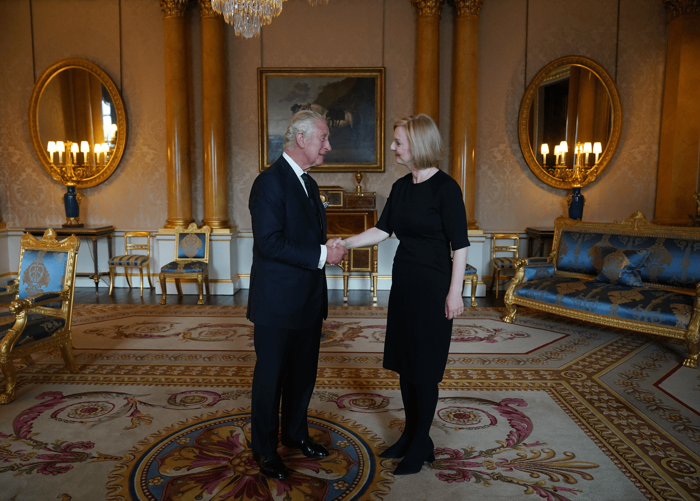 Regele Charles şi-a găsit “naşa”. Premierul Liz Truss l-a convins pe rege să nu participe la conferința pentru climă din Egipt