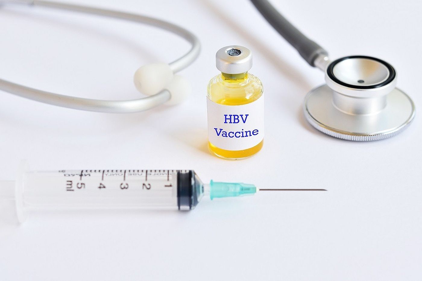 Bebelușii vor scăpa de probleme. Vin dozele de vaccin hepatitic B