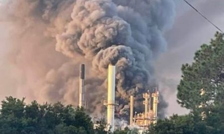 Ce se producea la fabrica din SUA unde a avut loc incendiul uriaș urmat de mai multe explozii. Prima cauză a dezastrului. VIDEO 