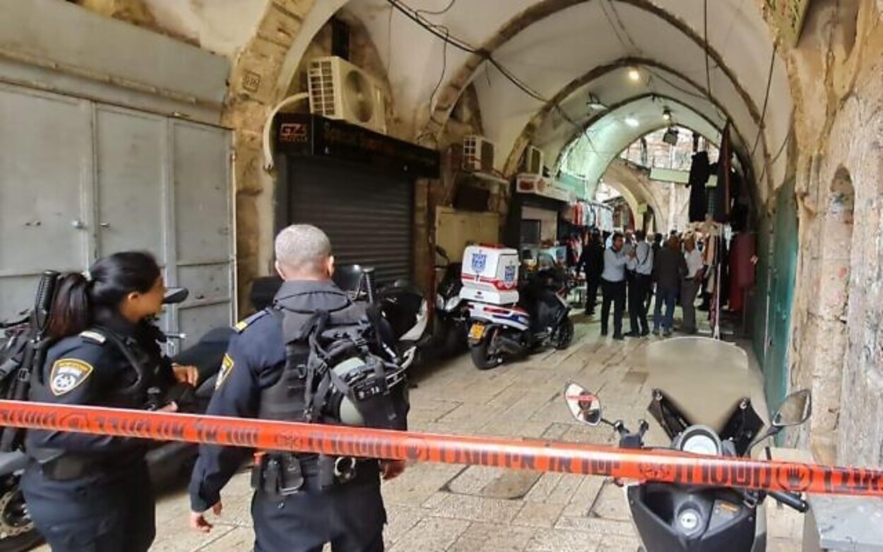 Atac terorist în Orașul Vechi din Ierusalim, doi polițiști răniți, unul cu o armă albă. Ce se știe despre agresor 